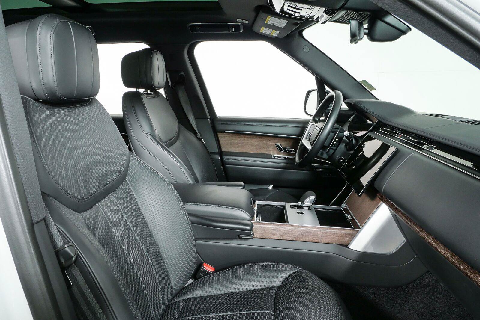Used 2024 Land Rover Range Rover SE AWD/4WD image 25