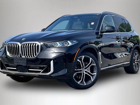 Used 2025 BMW X5 xDrive40i w/ Climate Comfort Package AWD/4WD image 2