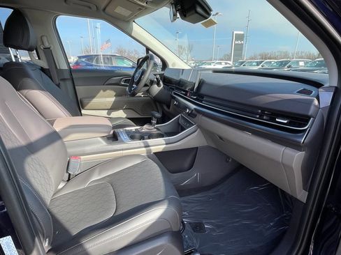 New 2026 Kia Carnival FWD image 30