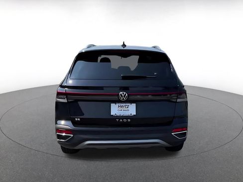 Used 2026 Volkswagen Taos SE FWD image 12
