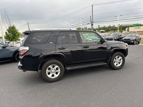 Used 2018 Toyota 4Runner SR5 AWD/4WD image 7