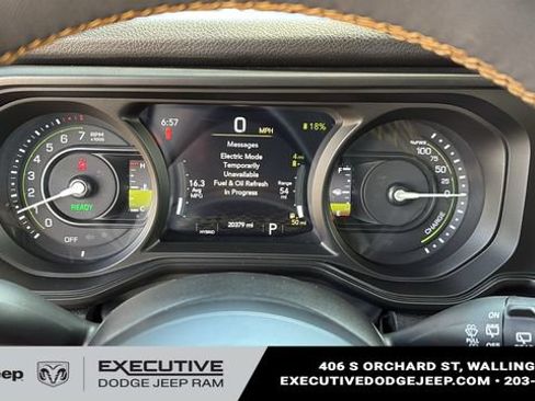 Used 2024 Jeep Wrangler Unlimited AWD/4WD image 16