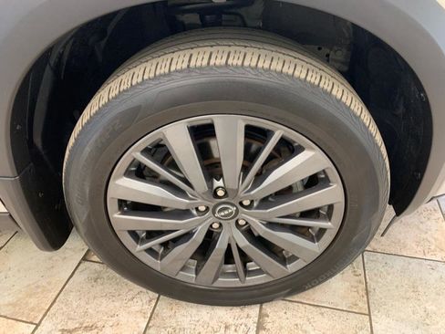 Used 2022 Nissan Pathfinder SL w/ SL Premium Package image 10