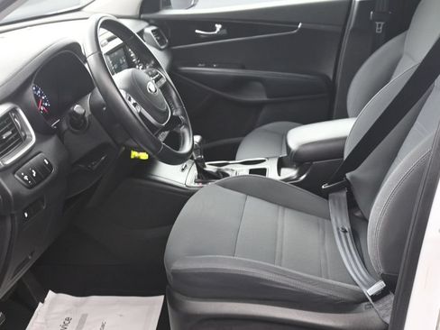 Used 2019 Kia Sorento FWD w/ LX Convenience Package image 10