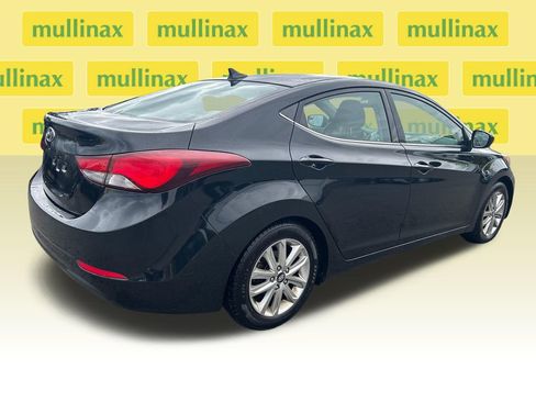 Used 2015 Hyundai Elantra SE w/ Option Group 03 FWD image 3