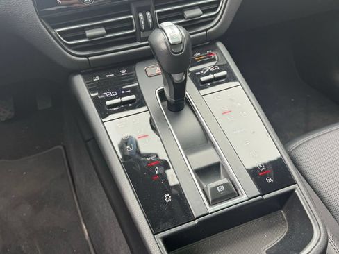 Used 2023 Porsche Macan S AWD/4WD image 41