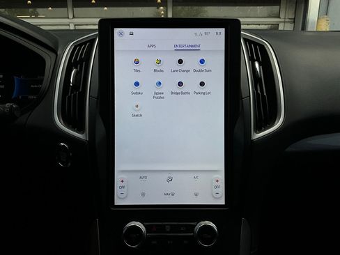 Used 2022 Ford Edge SE w/ Black Appearance Package image 28