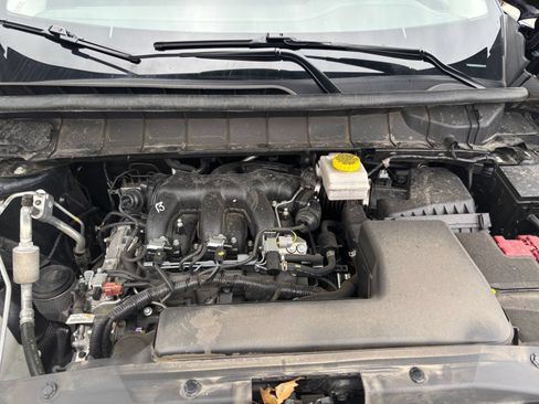Used 2025 Nissan Pathfinder SV AWD/4WD image 35