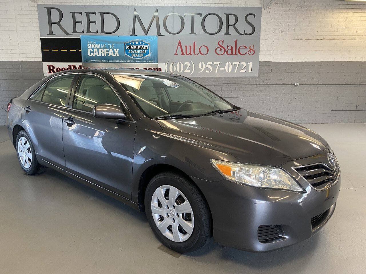 Used 2011 Toyota Camry LE FWD image 1