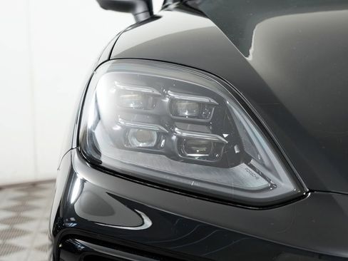 Used 2026 Porsche Cayenne S AWD/4WD image 11