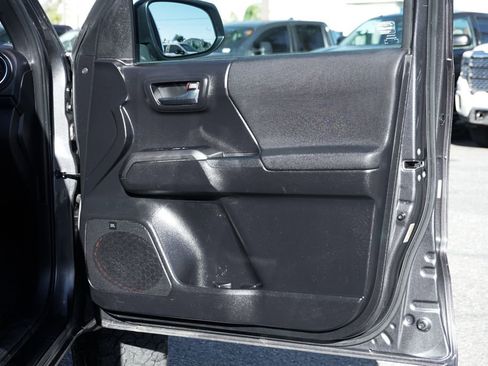 Used 2021 Toyota Tacoma TRD Pro AWD/4WD image 41