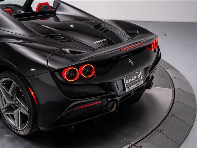 Used 2021 Ferrari F8 Tributo RWD image 42