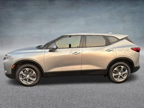 Used 2025 Chevrolet Blazer LT AWD/4WD image 7