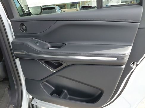 New 2026 Lincoln Navigator L Premier image 26