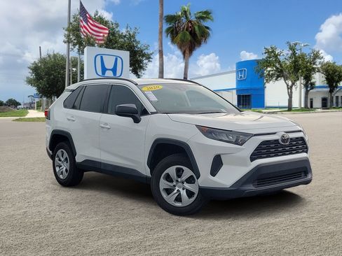 Used 2020 Toyota RAV4 LE FWD image 1