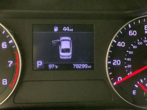 Used 2020 Kia Forte LXS FWD image 23