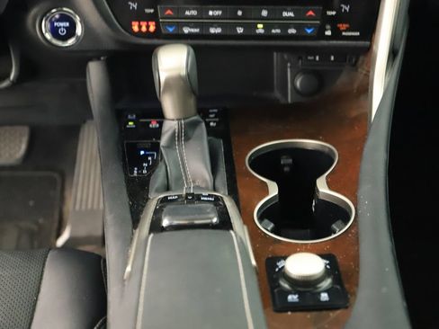 Used 2019 Lexus RX 450h AWD image 21