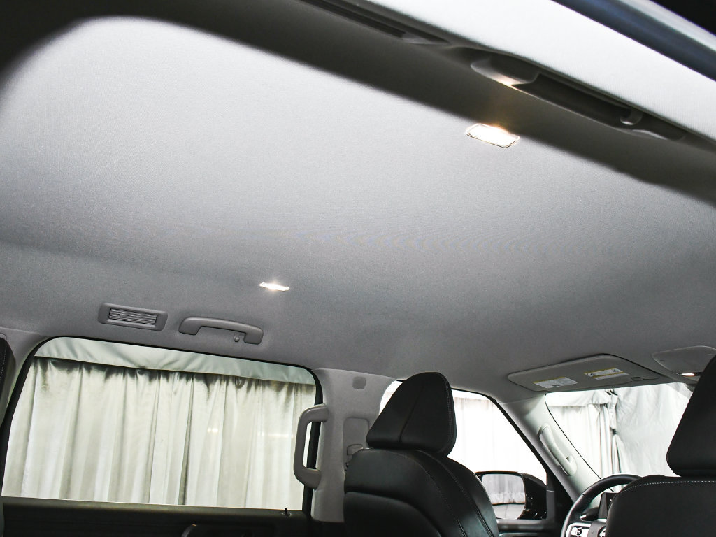 Used 2025 Nissan Armada SV AWD/4WD image 43