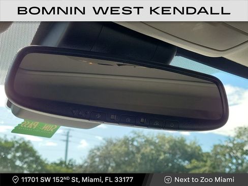 Used 2024 Toyota Sienna Limited image 24