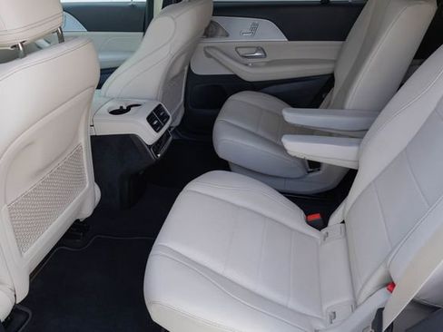 Certified 2025 Mercedes-Benz GLS 450 4MATIC image 15