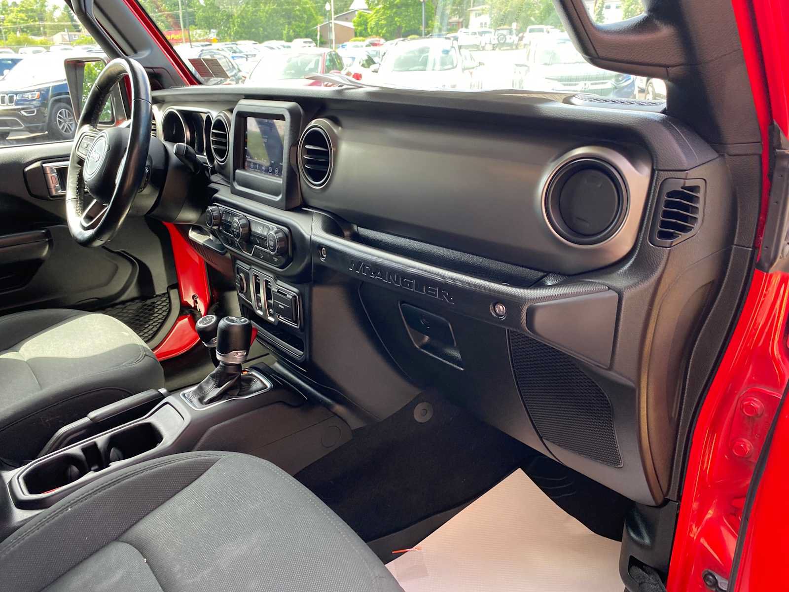 Used 2019 Jeep Wrangler Sport AWD/4WD image 28
