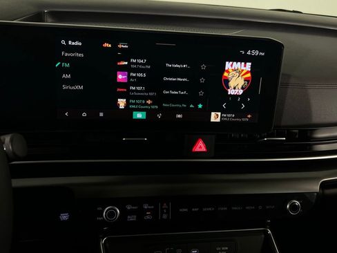 Used 2025 Kia Carnival SX w/ SX Dark Edition Package image 13