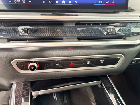 New 2026 BMW X5 xDrive40i w/ M Sport Package AWD/4WD image 19