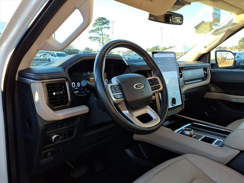 Used 2022 Ford Expedition Max Limited image 8