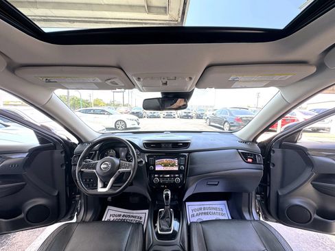 Used 2018 Nissan Rogue SL w/ Premium Package AWD/4WD image 16