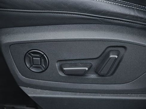 Used 2022 Audi e-tron Premium Plus image 23