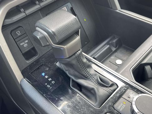 Used 2022 Toyota Tundra Limited w/ Power Package AWD/4WD image 30