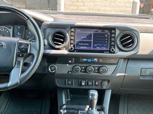 Used 2022 Toyota Tacoma TRD Off-Road RWD image 18