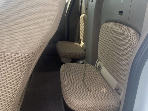 Used 2017 Nissan Frontier SV image 12