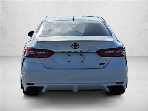 Used 2022 Toyota Camry XSE FWD image 6