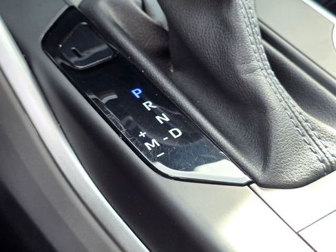 Used 2023 Toyota Highlander XLE image 32