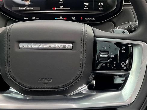 Used 2023 Land Rover Range Rover SE AWD/4WD image 12