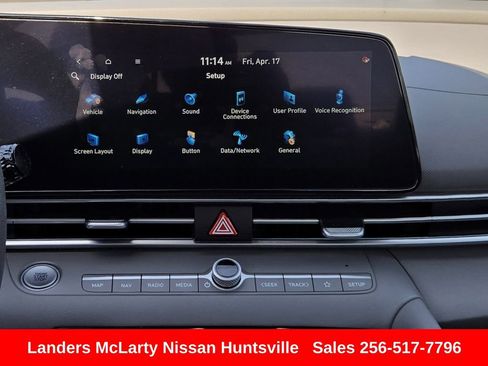 Used 2024 Hyundai Elantra SEL image 18