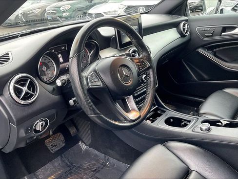 Used 2017 Mercedes-Benz GLA 250 4MATIC image 10