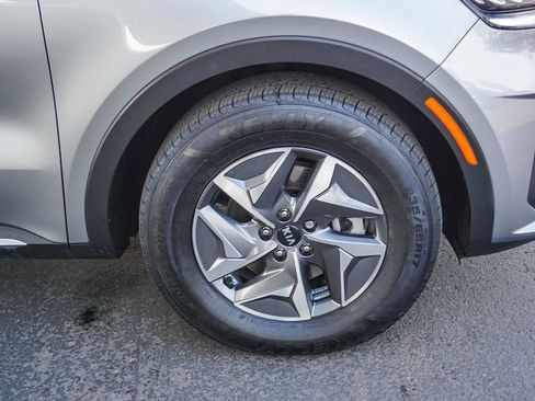 Used 2021 Kia Sorento S image 10