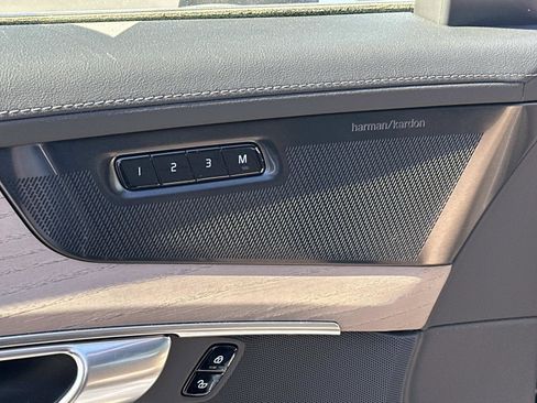 New 2026 Volvo XC90 B6 Plus image 12