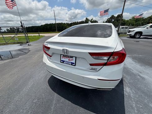 Used 2019 Honda Accord Touring image 5