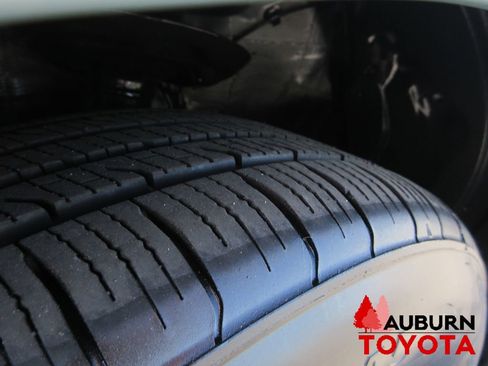 Used 2016 Toyota Prius Two image 10