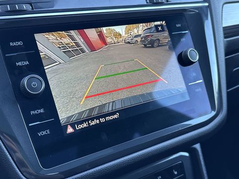 Used 2023 Volkswagen Tiguan SEL R-Line image 32