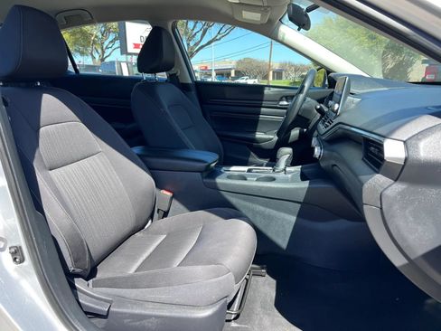 Used 2020 Nissan Altima 2.5 S FWD image 28