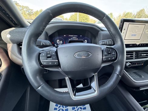 Used 2025 Ford Explorer Platinum w/ Ultimate Package AWD/4WD image 13