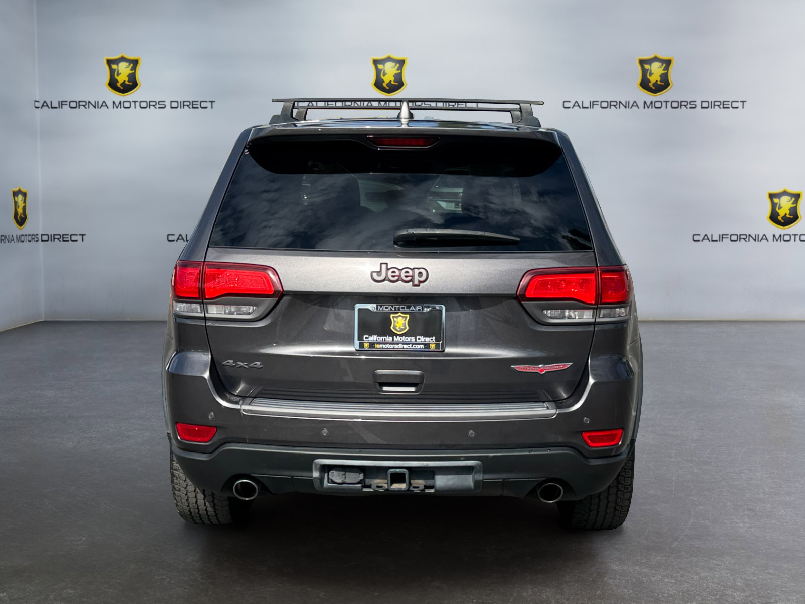 Used 2017 Jeep Grand Cherokee Trailhawk w/ Trailhawk Luxury Group AWD/4WD image 4