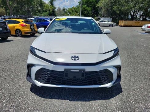 Used 2025 Toyota Camry SE AWD/4WD image 15