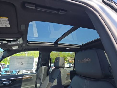 New 2026 Chevrolet Suburban High Country AWD/4WD image 14