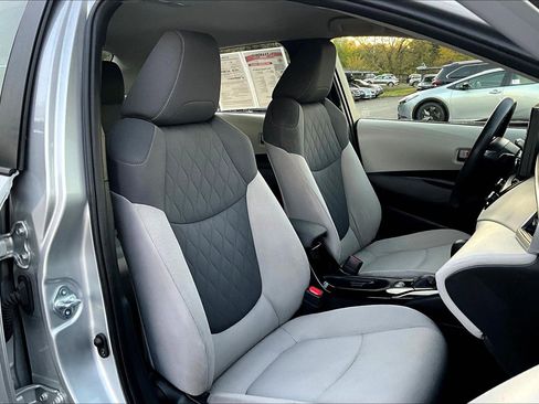 Used 2022 Toyota Corolla LE image 7