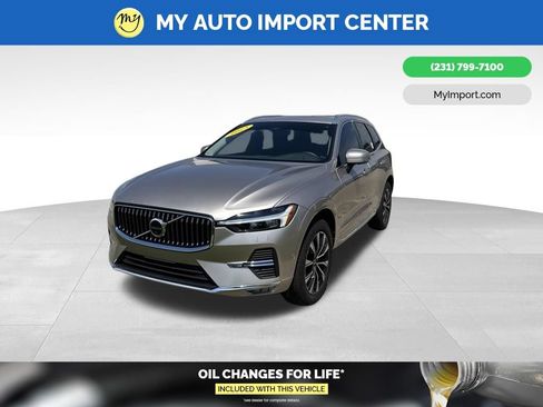 Used 2023 Volvo XC60 B5 Plus AWD/4WD image 3